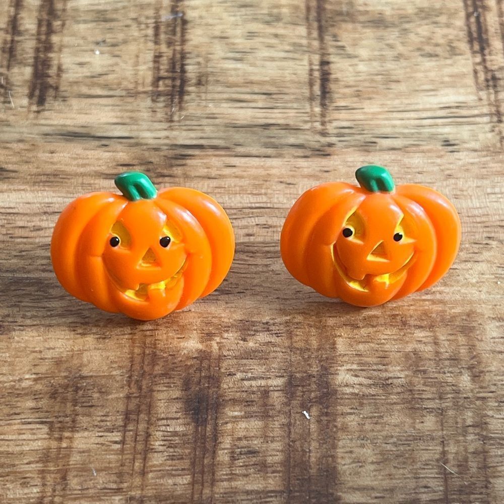 Novelty pumpkin plastic clip on earrings